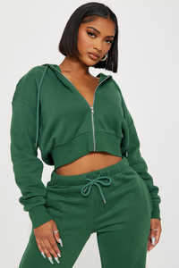 Ensemble de survêtement élégant pour femme, vert, sur mesure, à capuche, en velours, fabriqué au Pakistan, tenue décontractée pour le salon - Product Image 2