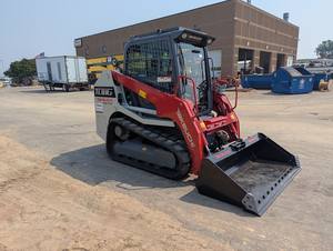 Chargeuse compacte sur chenilles TAKEUCHI TL8R2 avec composants principaux : moteur, pompe, boîte de vitesses, PLC - Product Image 2