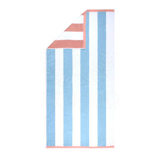 Toalla de playa ecológica elaborada con materiales sostenibles para una experiencia al aire libre más ecológica - Product Image 2