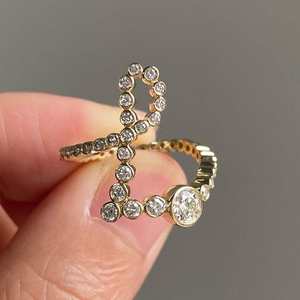 Anillo de Compromiso Personalizable con Letra P, Diamante Cultivado en Laboratorio, Engaste de Oro de 14K, Estilo Sello Único, Regalo de Boda para Enamorados - Product Image 4