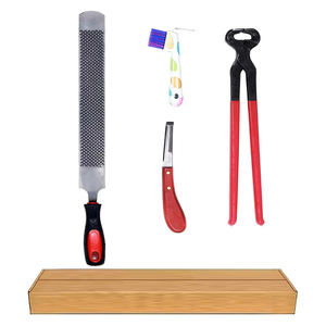 Kit d'instruments vétérinaires professionnels robustes et au design élégant pour le soin des chevaux, pince à sabots fabriquée à la main au Pakistan - Product Image 3