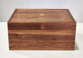 Assiette de service carrée en bois naturel poli, écologique, faite à la main, design rétro personnalisé, durable, non toxique, qualité alimentaire, pour les fêtes et la maison - Product Image 3