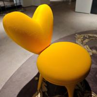 Chaises de salle à manger modernes de luxe en bois massif de frêne avec revêtement en tissu velours, design écologique pour hôtels et bureaux à domicile