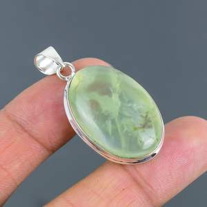 Colgante clásico elegante de Plata de Ley 925 con piedra preciosa Prehnita para regalos de fiesta colgantes y dijes finos - Product Image 1