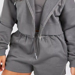 Conjunto de chándal corto con cremallera y detalle de costura de 2 piezas de carbón de alta calidad para mujer - Product Image 5