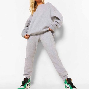 ชุดกีฬาผ้าฟลีซนุ่มสำหรับผู้หญิงชุดวอร์มไซส์ใหญ่พิเศษโลโก้ออกแบบได้ตามต้องการ - Product Image 1