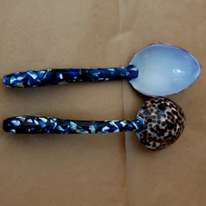 shell tiger spoon Natural Size 16x4,5 cm SEASHELL JEWELRY Spoon and Fork Set Tiger Motif Art Capiar Shell <b>Dinnerware</b> - Product Image 1