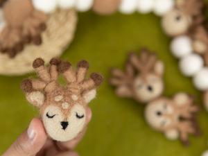 Cabeza de ciervo de fieltro de lana de 3-4cm, decoración de cabeza de animal de fieltro a mano para proyectos de bricolaje y decoración artesanal: Certificado de comercio justo y hecho a mano - Product Image 4