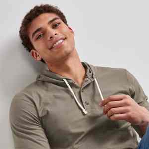 Moda Henley camiseta Algodón elástico material liso y opciones impresas disponibles ideal para gimnasio casual streetwear - Product Image 4