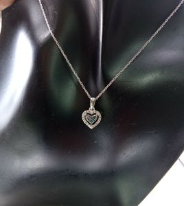 Collar con Colgante de Corazón de Diamante Natural Azul Blanco Redondo de 0.30 Quilates en Plata de Ley para Mujer con Cadena de Eslabones - Estilo Moderno - Product Image 5