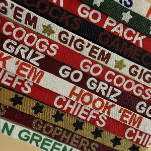 Últimas correas de cuentas de vidrio con temática de equipo de fútbol para bolsos de mano, bandoleras y bolsos tipo caja transparentes, ideales para el día del partido universitario. - Product Image 1