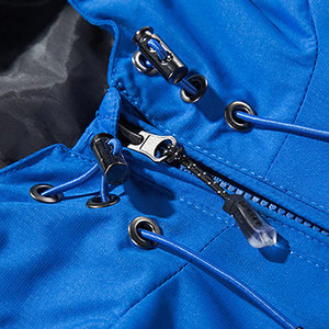 แจ็คเก็ตกันลมสำหรับผู้ชายรุ่นใหม่ล่าสุด บริการ OEM เป็นมิตรกับสิ่งแวดล้อม ปรับขนาดได้ ระบายอากาศได้ดี ดีไซน์มีฮู้ด - Product Image 2