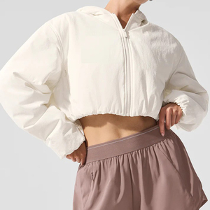 เสื้อแจ็คเก็ตกันลมสำหรับผู้หญิง สีดำ แบบโค้ช กันน้ำ ระบายอากาศ ดีไซน์ปักและทอ ซับในไนลอน สีปรับแต่งได้ - Product Image 3