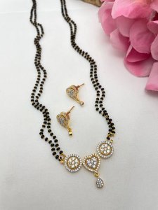 Élégant CZ Mangalsutra avec chaîne pour femmes Bijoux de port quotidien et festif Pendentif Mangalsutra élégant avec chaîne Bijoux indiens - Product Image 5