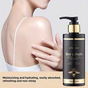 โลชั่นบำรุงผิวกายผสมพิษผึ้ง สูตรให้ความชุ่มชื้น เนื้อบางเบา ไม่เหนียวเหนอะหนะ กลิ่นน้ำผึ้ง ปราศจากแอลกอฮอล์ เนื้อสัมผัสละเอียด ช่วยปรับผิวให้กระจ่างใส - Product Image 4