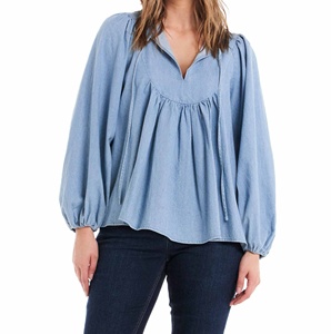 Collection Été 2023 – Blouse Décontractée Bleue Grande Taille Populaire avec Encolure Ouverte, Liens, Jupons Plissés, Poignets Élastiques, en Coton Respirant et Dentelle - Product Image 1