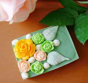 สบู่น้ำมันมะพร้าวออร์แกนิกทำมือปรับแต่งได้แบบทำมือรูปทรงแข็งพร้อมโลโก้หรือกลิ่นสมุนไพร - Product Image 2