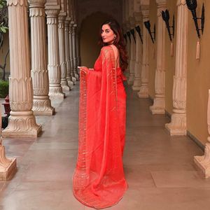 Tenue de fête de créateur lourd tenue unique Saree de travail brodé à double séquence sur organza avec tenue de chemisier lourd pour les femmes - Product Image 2