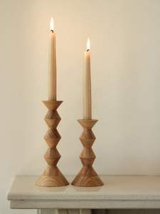 Bougeoirs en bois de style vintage pour la décoration intérieure victorienne classique style de meubles anciens et salons élégants - Product Image 5