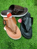 Sandales d'été respirantes en cuir PU pour hommes Sandales décontractées à enfiler avec semelle en PU personnalisées en gros Pantoufles confortables pour hommes