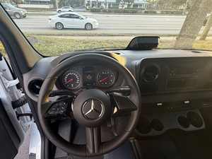 Mercedes Benz Sprinter 2500 Usada, Modelo 2025, Techo Alto - Product Image 3