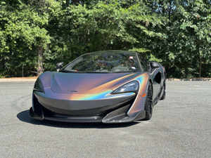 2022 600LT Coupé de 2 Puertas, Estándar de Fábrica - Product Image 5