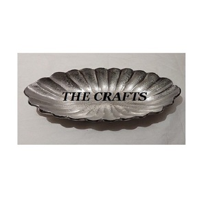 Plat de service à feuilles en aluminium Taille et forme personnalisées Plateau de courtoisie à feuilles pour hôtel et accessoires de table - Product Image 3