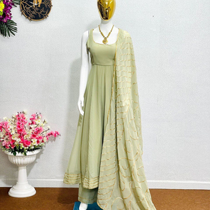 ชุดราตรีผ้าจอร์เจียแบบหนักพร้อมชุดแฟนซี - Product Image 1