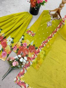Presentando el nuevo diseñador Party Wear Look Top-Plazzo y Dupatta con trabajo de bordado pesado - Product Image 3