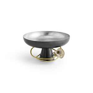 Cuenco decorativo de metal para chocolate con detalles grabados y base sólida, perfecto para el entretenimiento en el hogar o el embalaje de regalos corporativos - Product Image 1