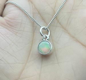 จี้925เงินสเตอร์ลิงโบโฮทำด้วยมืออัญมณีโอปอลเอธิโอเปียธรรมชาติที่ตั้งฐานแบบหนามเตยสง่างามสำหรับเธอ - Product Image 2