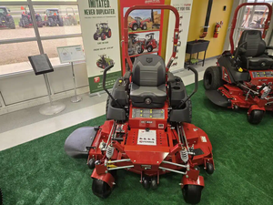 เครื่องตัดหญ้าแบบ Zero Turn รุ่น Ferris ISX800 ขนาด 60 นิ้ว ปี 2025 สำหรับใช้งานเชิงพาณิชย์ กำลัง 26 แรงม้า พร้อมเครื่องยนต์ Kawasaki FT730V EFI ระบบกันสะเทือน ForeFront และระบบขับเคลื่อน Hydro-Gear ZT3400 - Product Image 3