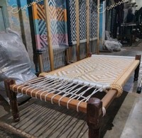 Charpai indien traditionnel artisanal en bois rustique, lit de jour robuste avec cordage, pour la maison, le jardin et l'appartement, console avec incrustations en os