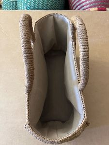 Bolso Tote de Rafia Tejida a Crochet Madagascar para Mujer, ARTIMADA, 100% Hecho a Mano, Estilo Casual, Bordado de Margaritas, Forro de Algodón, Abierto - Product Image 4