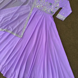 ชุดปาร์ตี้ดีไซเนอร์ใหม่ดูใหม่สีเทียม Georgette ด้วยงานเย็บปักถักร้อยลําดับด้วยแขนยาวในราคาขายส่ง - Product Image 1