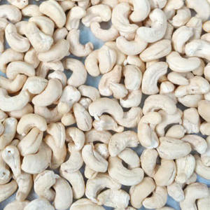 Vente en gros de noix de cajou fraîches et crues à faible teneur en matière grasse W450 20kg/cartons de haute qualité directement du Vietnam - Product Image 1