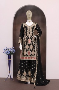 Costume élégant en soie chinon lourd avec broderie de séquence Jari 3mm multi-fils et tenue de travail Zarkan parfaite pour la fête - Product Image 5