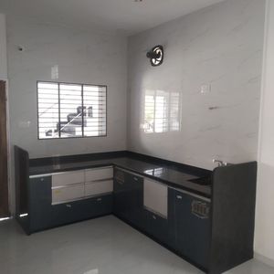 Fournisseur direct d'usine de granit Black Galaxy de l'Inde offrant des comptoirs de granit dalles de pierre revêtements de sol panneaux muraux - Product Image 1