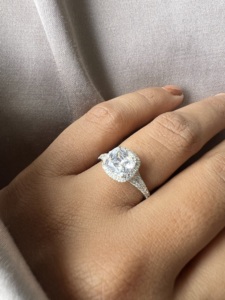 Bague de fiançailles en diamant de laboratoire brillant de 2 carats, solitaire minimaliste, fabriquée en or massif 14 carats - Product Image 4