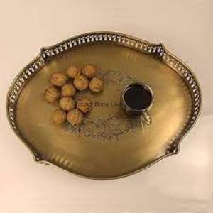 Bandeja de servicio hecha a mano pulida brillante de Color dorado, utensilios de cocina decorativos de gran tamaño, bandeja de mesa para servir alimentos - Product Image 1