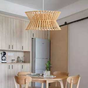 โคมไฟระย้าหวายจากไม้ไผ่แบบมินิมอลลิสต์โคมไฟที่คลุมและเฉดสีแบบทอที่สวยงาม - Product Image 5