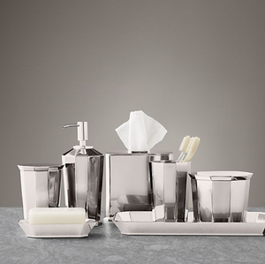 Accesorios de baño dorados adornados con un patrón de desplazamiento de filigrana clásico para un estilo vintage y elegante, disponibles - Product Image 6