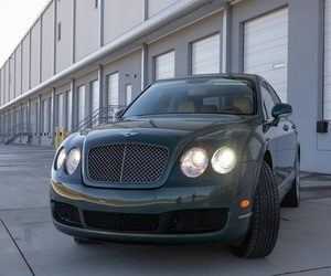 Offre exceptionnelle : Bentley Continental Flying Spur d'occasion 2006, prêt à être expédié - Product Image 1