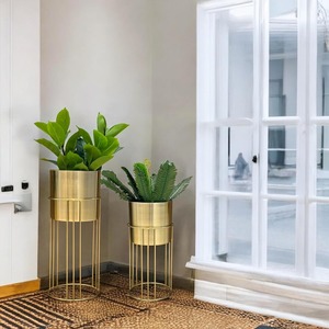 Ensemble de 2 jardinières modernes en métal pour une décoration intérieure élégante, parfaites pour les coins du salon, les plantes d'intérieur et les espaces contemporains - Product Image 3