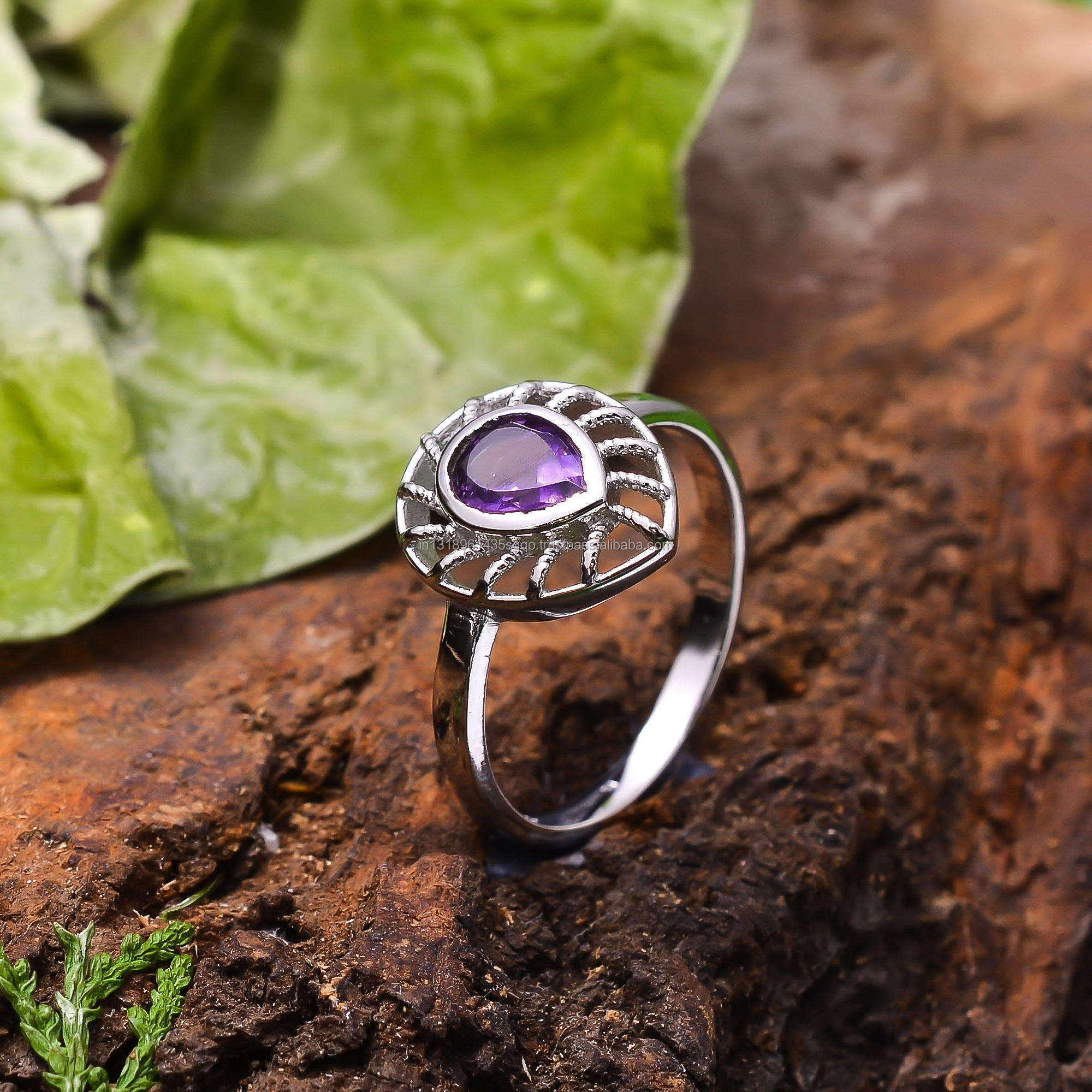 สีเขียว