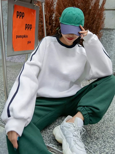 Jersey personalizado de lujo para mujer, sudadera a rayas de gran tamaño, puños de punto de peso pesado, ropa de calle estampada para invierno y otoño - Product Image 3