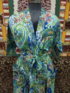 Kimono imprimé bloc indien pur coton pour femmes couverture de plage florale légère pour vêtements de villégiature salon d'été ou tenues de piscine - Product Image 2