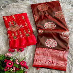 Sari de Seda Banarasi Premium VASTRA COTTAGE con Pallu Rico, Borde de Diseño en Contraste, Incluye Blusa con Bordado Aari - Product Image 6