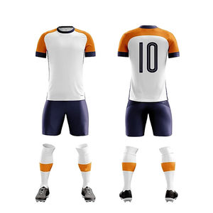 Nouvel arrivage d'uniformes de football pour hommes et de vêtements de sport uniformes de football de couleur unie par sublimation - Product Image 1