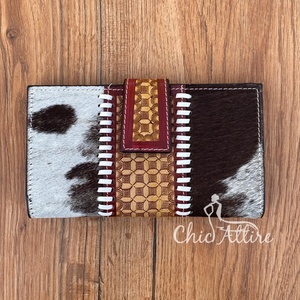 Véritable cuir de fourrure de vachette usiné à la main sculpture pochette étui de téléphone à motifs occidentaux portefeuille élégant multi-usages portefeuilles de créateurs - Product Image 1